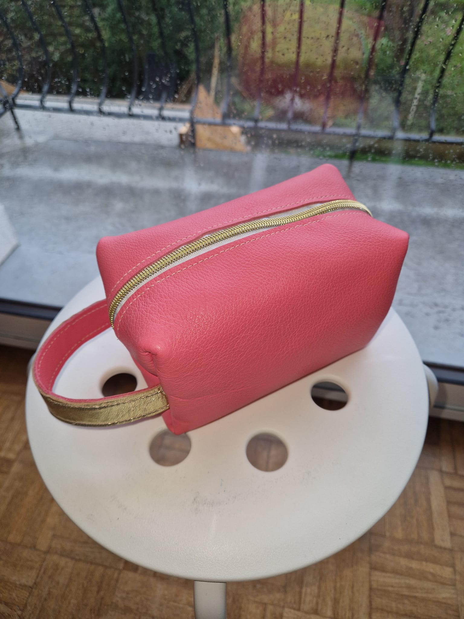 Trousse de toilette en cuir rose